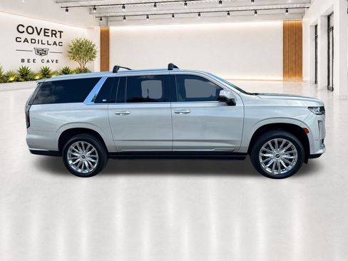 Used 2023 Cadillac Escalade ESV Premium Luxury w/ Performance Package AWD/4WD image 12