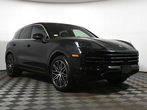 Used 2025 Porsche Cayenne AWD/4WD image 9