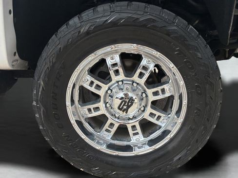 Used 2019 GMC Sierra 2500 Denali w/ Duramax Plus Package AWD/4WD image 9