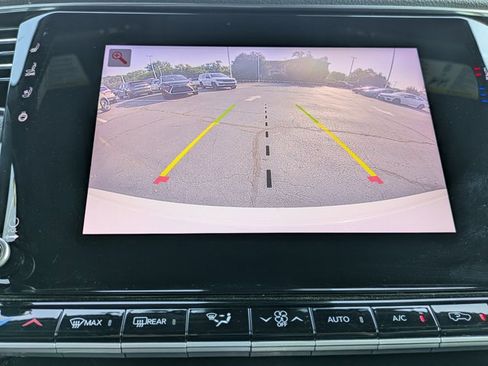 Used 2024 Jeep Wagoneer L Series II RWD image 13