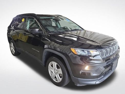 Used 2022 Jeep Compass Latitude w/ Sun and Sound Group AWD/4WD image 7