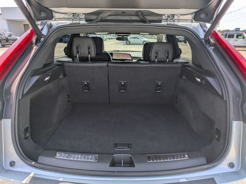 Used 2025 Cadillac XT4 Premium Luxury FWD image 28