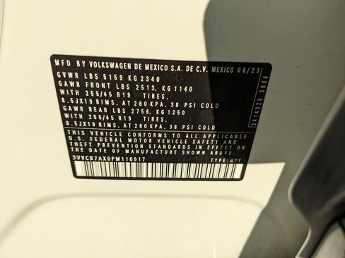 Used 2023 Volkswagen Tiguan SE R-Line image 36