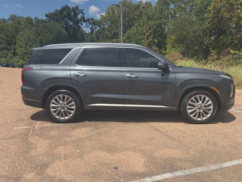 Used 2020 Hyundai Palisade Limited FWD image 3
