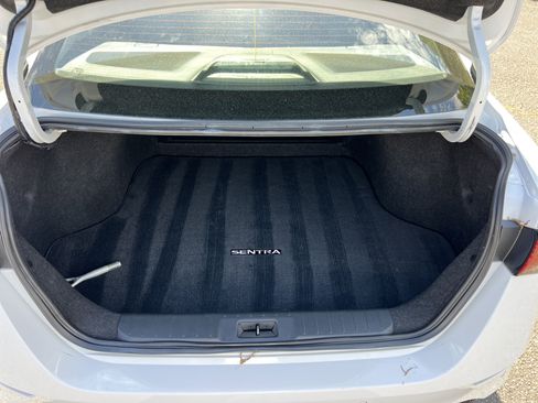 Used 2024 Nissan Sentra SV image 18