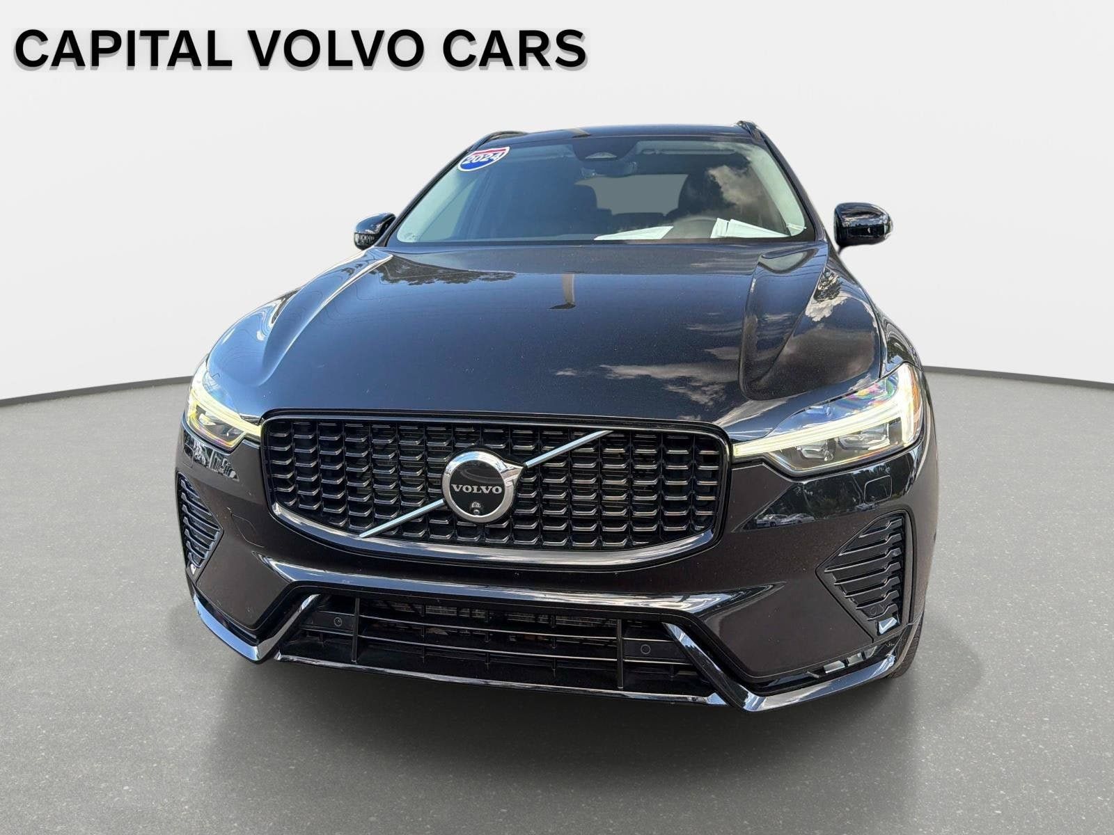Used 2024 Volvo XC60 B5 Plus w/ Climate Package AWD/4WD image 2