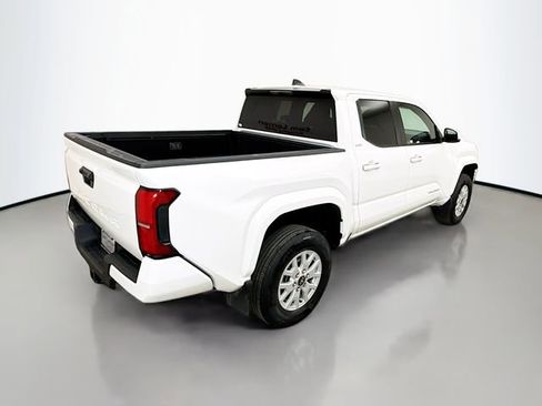Used 2025 Toyota Tacoma SR5 AWD/4WD image 6