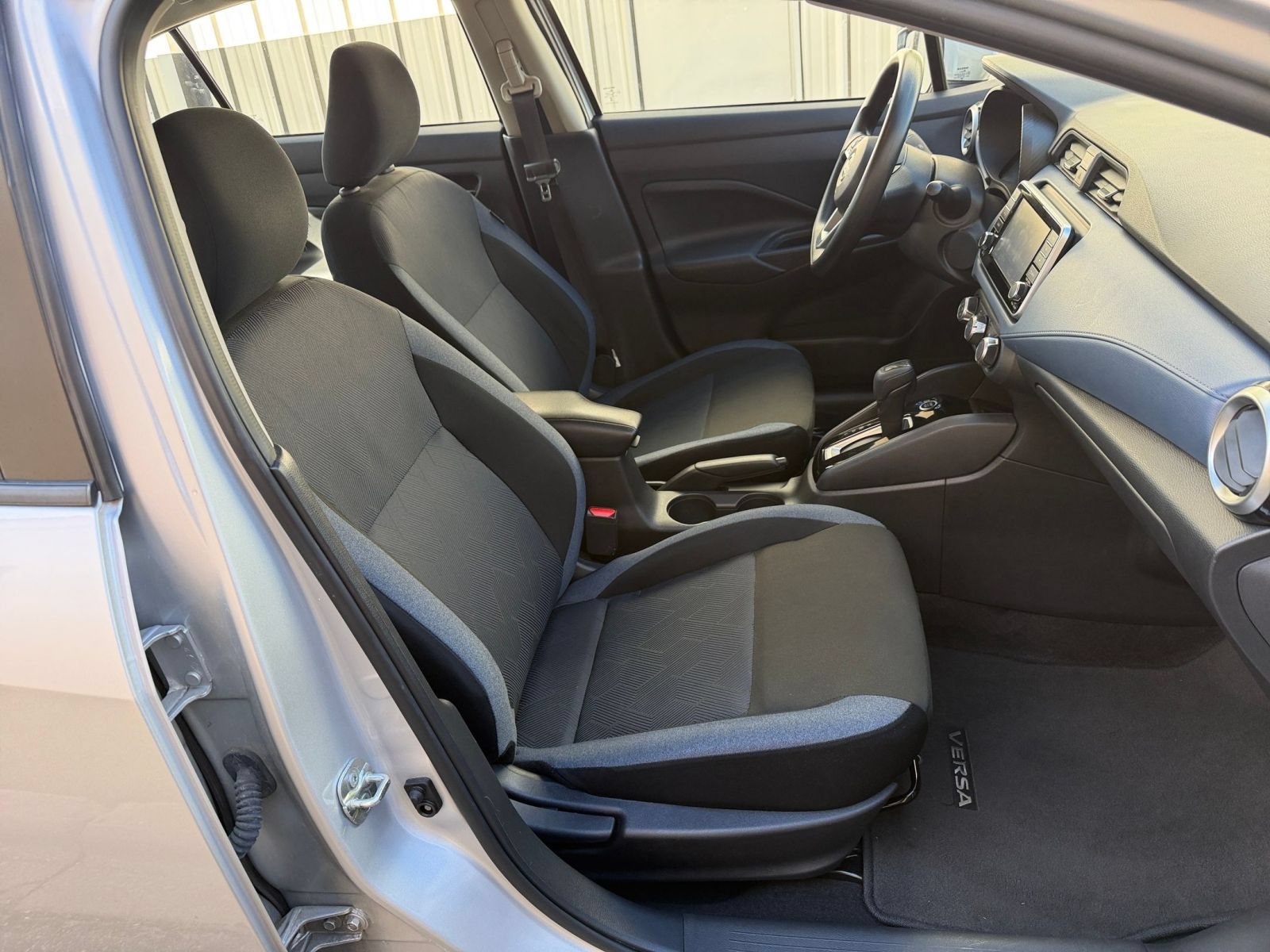 Used 2025 Nissan Versa SV FWD image 33