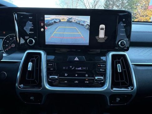 Used 2022 Kia Sorento SX image 8