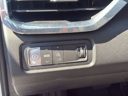 Used 2025 GMC Acadia Elevation FWD image 14