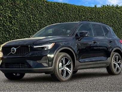 New 2026 Volvo XC40 B4 Core w/ Protection Package Premier