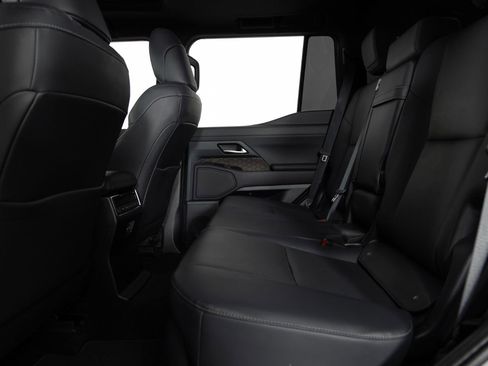 Used 2024 Lexus GX 550 w/ Accessory Package (2T) image 19