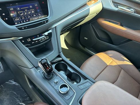 New 2025 Cadillac XT5 Sportv w/ LPO, Blue Accent Package image 25