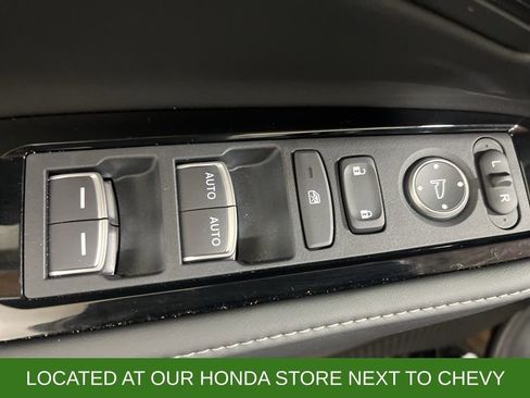 Used 2025 Honda Accord Touring image 11