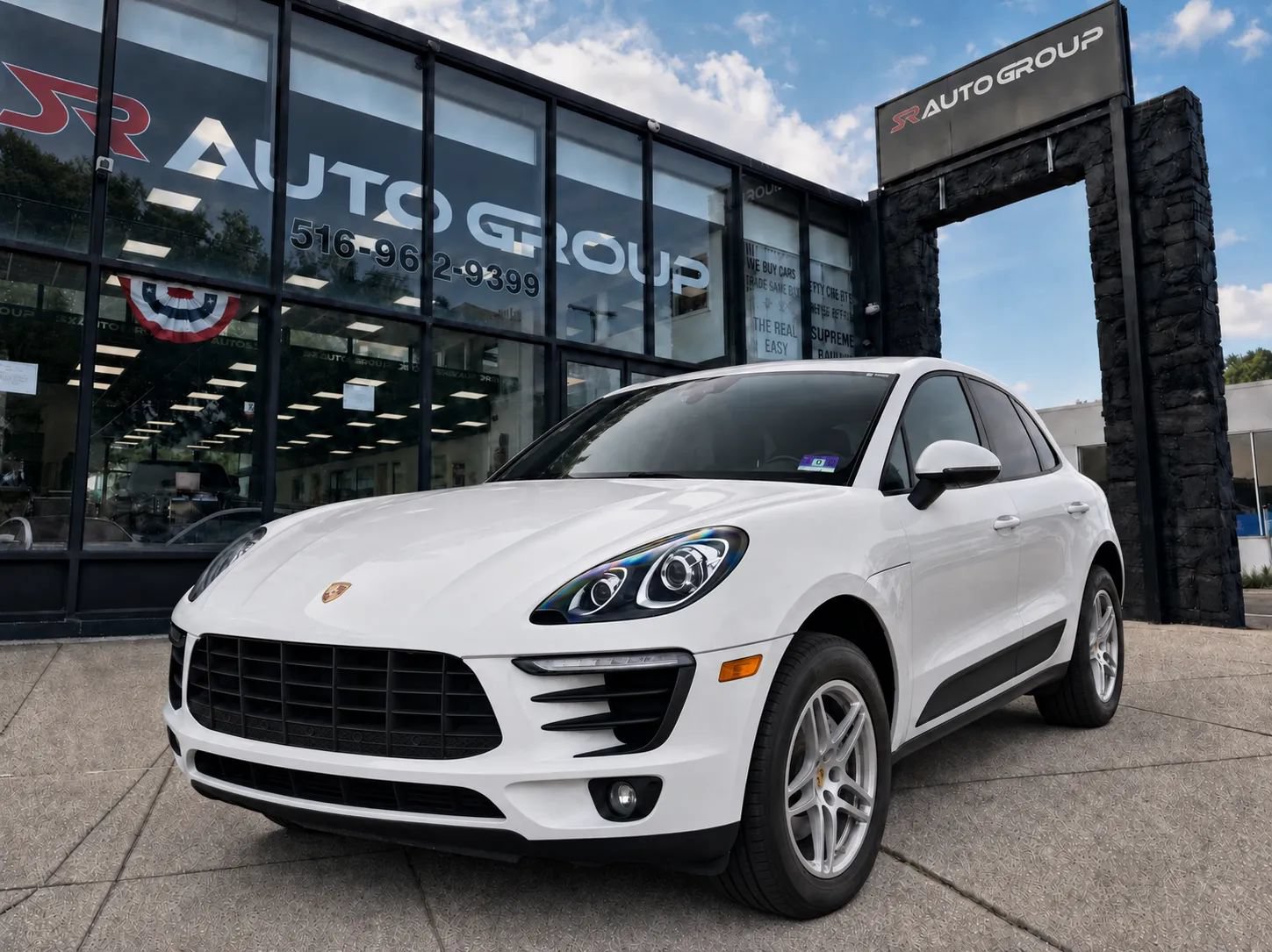 Used 2017 Porsche Macan AWD/4WD image 1