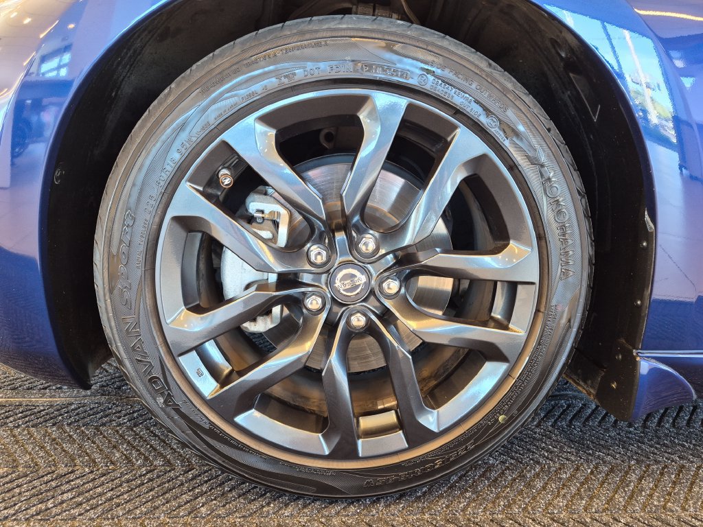 Used 2019 Nissan 370Z Coupe w/ Z34 Heritage Edition - Blue RWD image 12