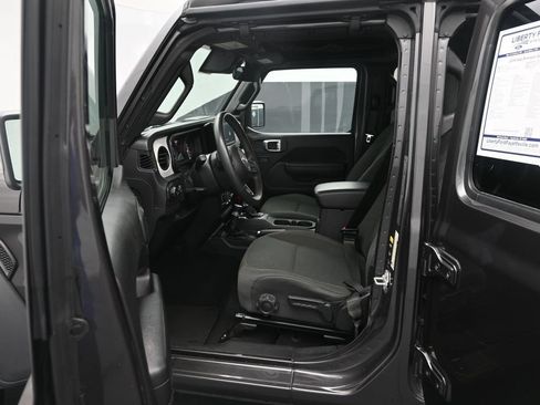 Used 2024 Jeep Wrangler Unlimited Sport AWD/4WD image 17