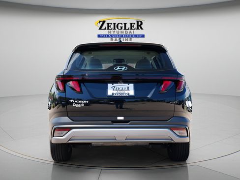 Certified 2025 Hyundai Tucson SE FWD image 6