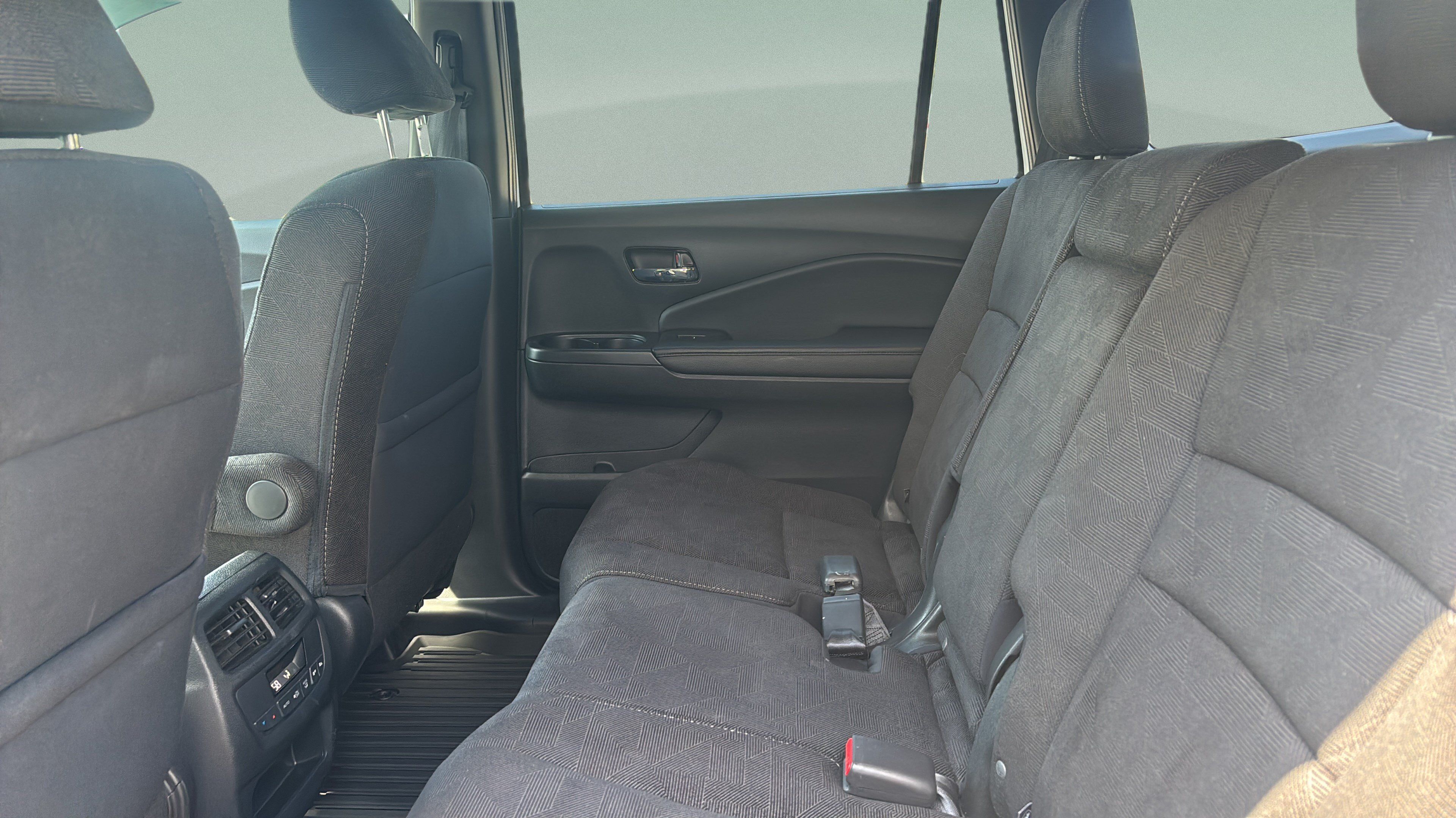 Used 2022 Honda Pilot Sport image 16