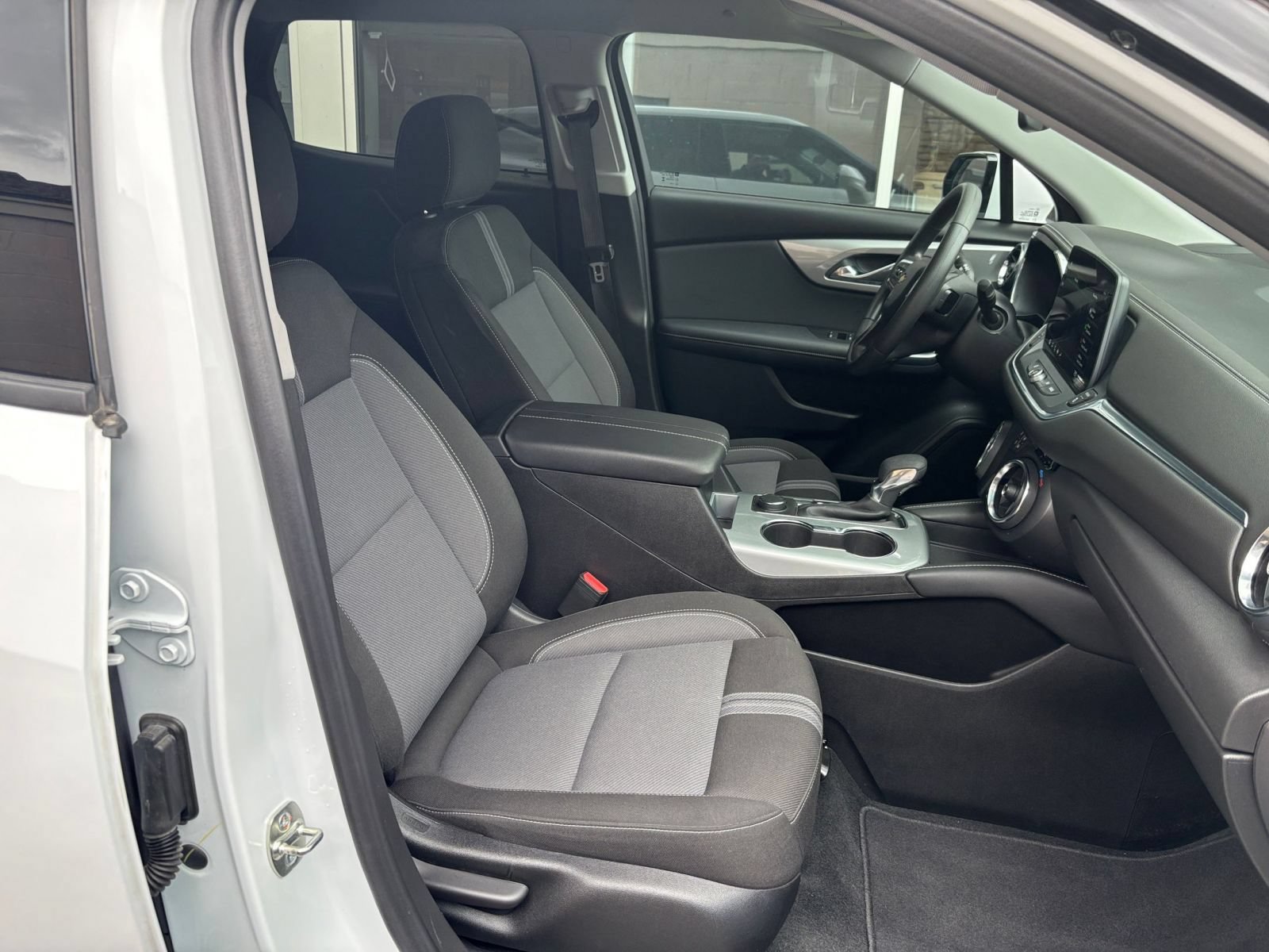 Used 2026 Chevrolet Blazer LT FWD image 37