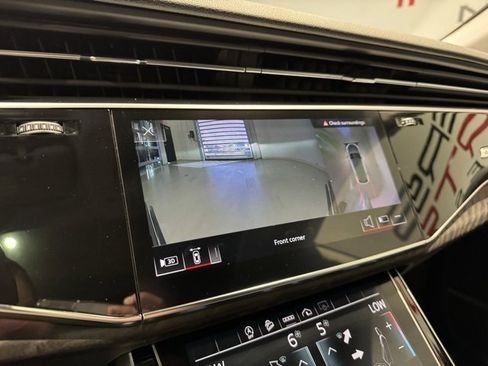 Used 2022 Audi Q8 Premium Plus image 27