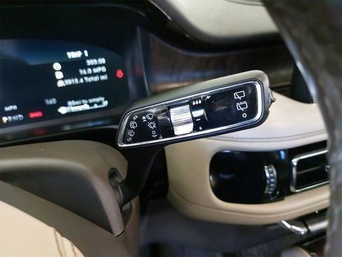 Used 2020 Lincoln Aviator Reserve w/ Equipment Group 202A image 22