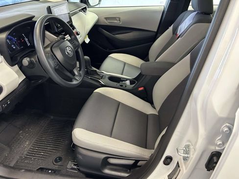 Used 2026 Toyota Corolla LE FWD image 13