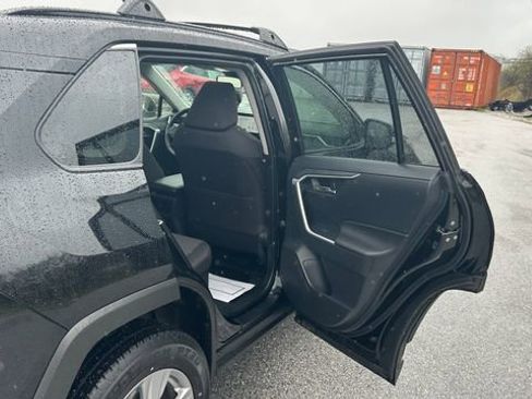 Used 2025 Toyota RAV4 XLE w/ Convenience Package AWD/4WD image 38