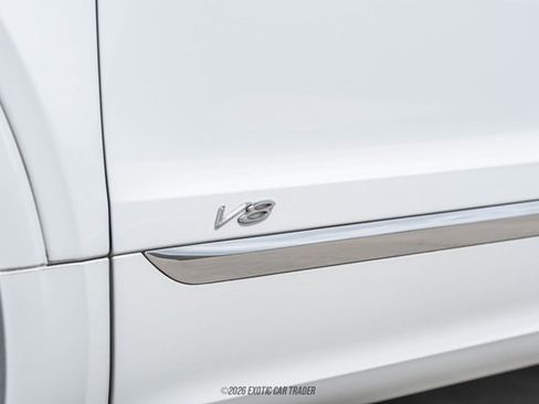 Used 2022 Bentley Bentayga image 54