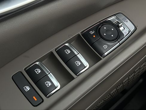 New 2026 Kia Carnival EX FWD image 19
