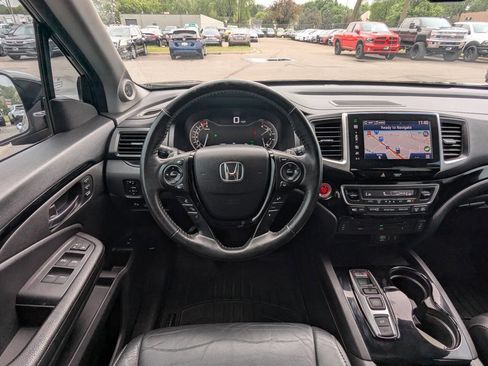Used 2016 Honda Pilot Touring image 17