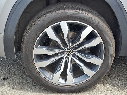 Certified 2021 Volkswagen Atlas Cross Sport SEL R-Line AWD/4WD image 7