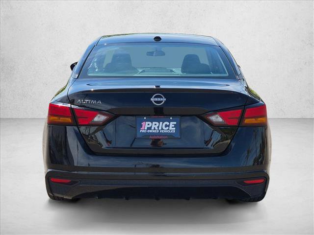 Used 2025 Nissan Altima 2.5 SV FWD image 8