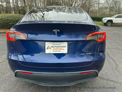 Used 2021 Tesla Model Y Long Range image 5