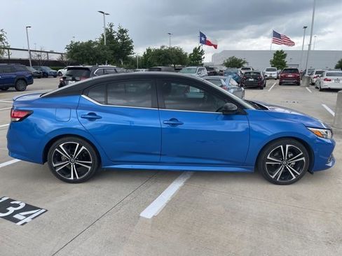 Used 2022 Nissan Sentra SR image 2