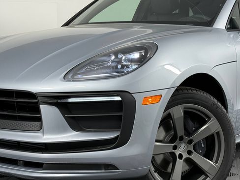 Certified 2026 Porsche Macan AWD/4WD image 12
