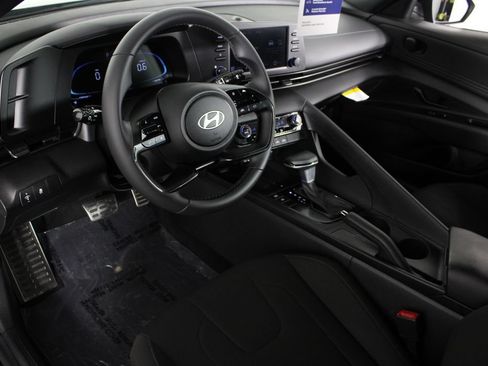 Certified 2025 Hyundai Elantra Sport FWD image 16