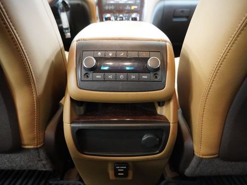 Used 2014 Buick Enclave Premium AWD/4WD image 26