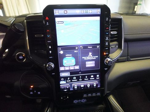 New 2026 RAM 2500 Laramie AWD/4WD image 14