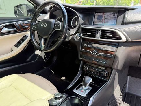 Used 2017 INFINITI QX30 Premium w/ Technology Package FWD image 33