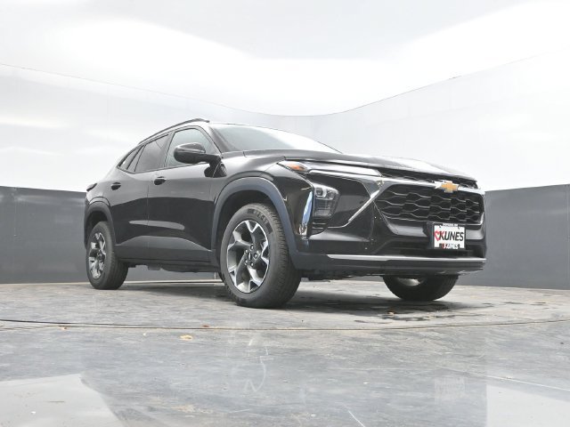 Used 2024 Chevrolet Trax LT FWD image 43
