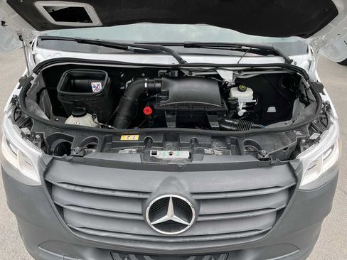 Used 2022 Mercedes-Benz Sprinter 2500 image 28