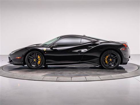 Used 2016 Ferrari 488 GTB RWD image 2