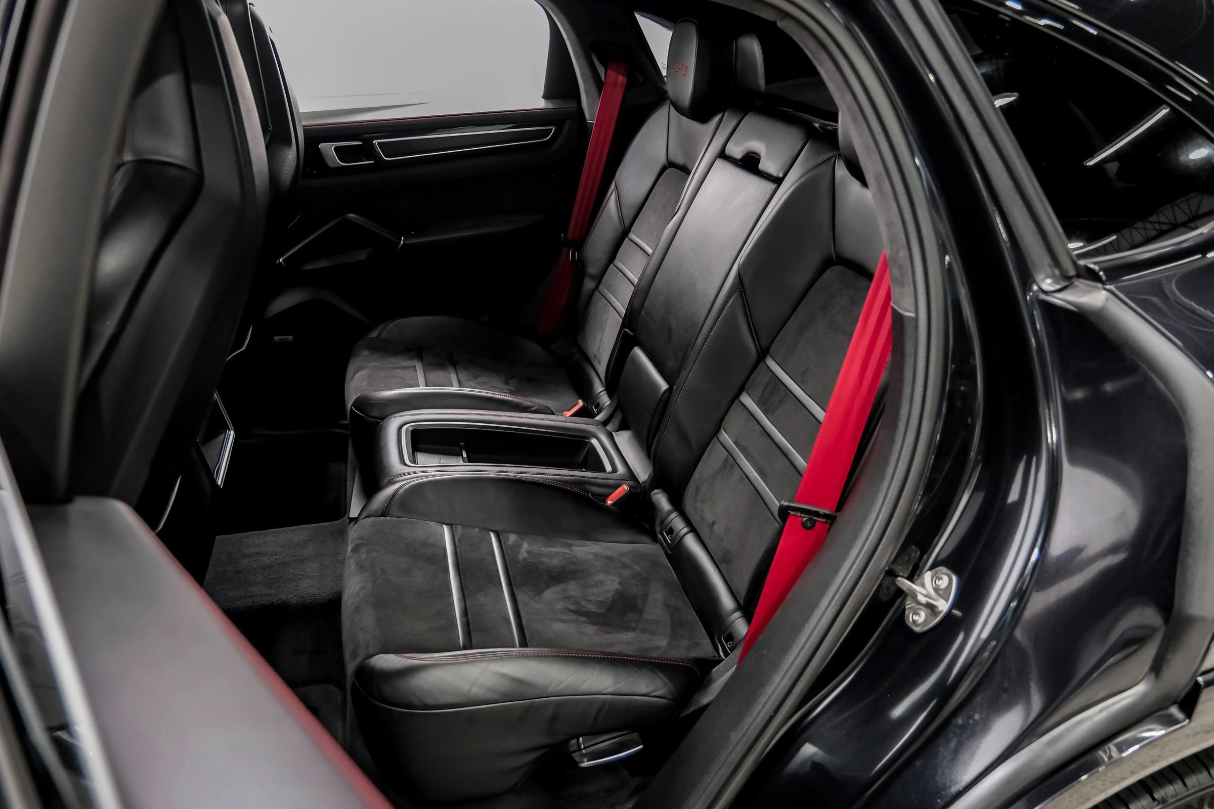 Used 2021 Porsche Cayenne GTS w/ Premium Package AWD/4WD image 50