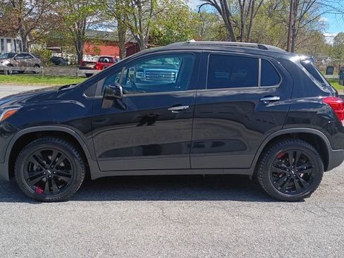 Used 2019 Chevrolet Trax LT w/ Redline Edition AWD/4WD image 4