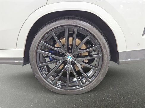Used 2024 BMW X6 xDrive40i image 31