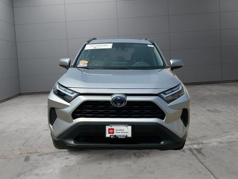 Certified 2022 Toyota RAV4 XLE w/ Carpet Mat Package (TMS) AWD/4WD image 8