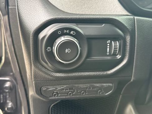 Used 2025 Jeep Wrangler Sport AWD/4WD image 19