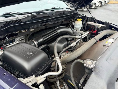 Used 2017 RAM 1500 Classic SLT AWD/4WD image 33