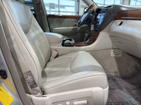 Used 2003 Lexus LS 430 RWD image 23